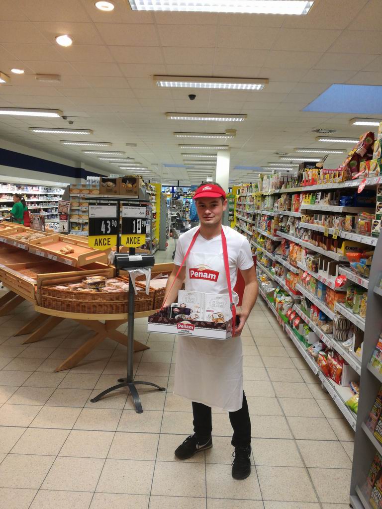 Promoteurs de la dégustation de la pâtisserie Penam Hradec Králové